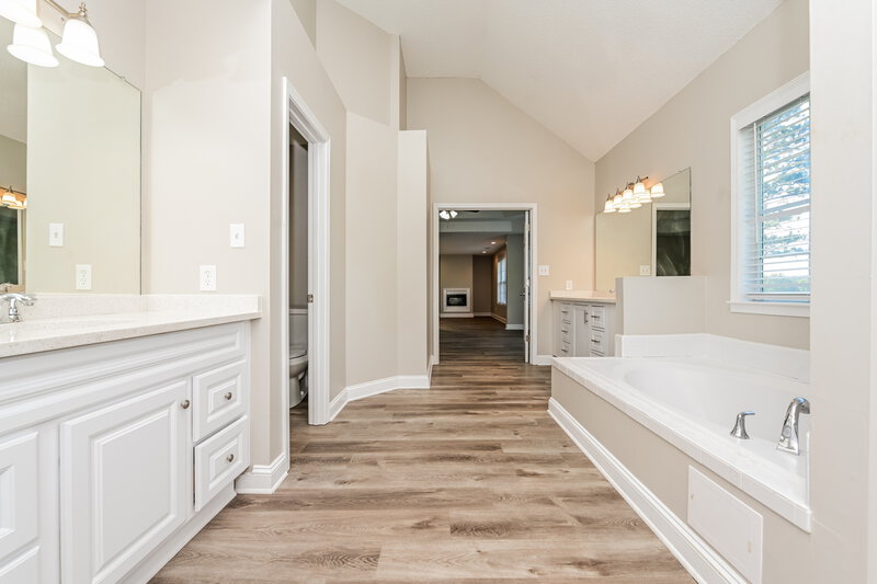 2,985/Mo, 414 Longridge Ct Ellenwood, GA 30294 Main Bathroom View