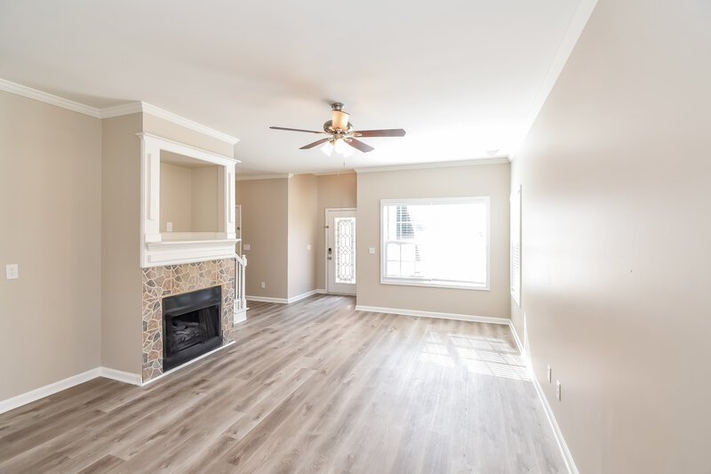 2,305/Mo, 316 Crest Pointe S Bremen, GA 30110 Living Room View