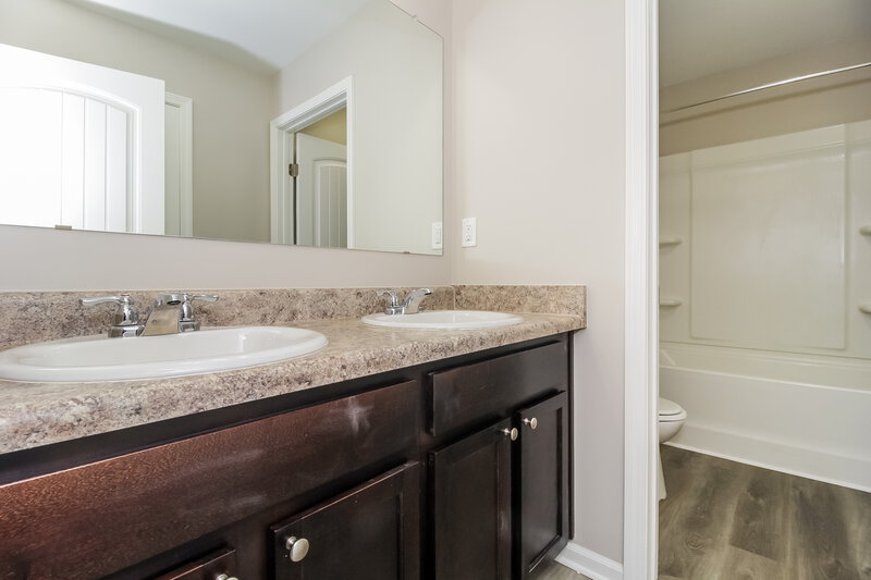 2,785/Mo, 55 Anna Marie Ct Dallas, GA 30132 Bathroom View