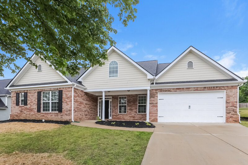 2,420/Mo, 7140 Crestview Dr SE Covington, GA 30014 Front View
