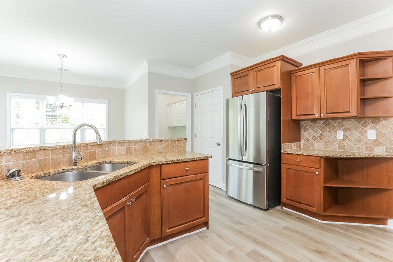 2,420/Mo, 7140 Crestview Dr SE Covington, GA 30014 Kitchen View 3