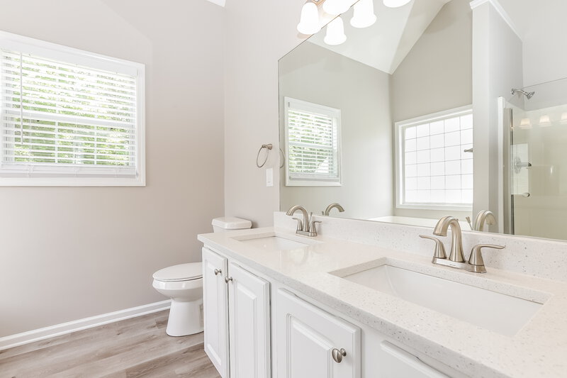 2,130/Mo, 2626 Neighborhood Walk Villa Rica, GA 30180 Main Bathroom View