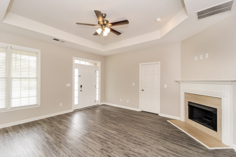 1,685/Mo, 1385 Eagles Nest Cir Carrollton, GA 30116 Living Room View 2