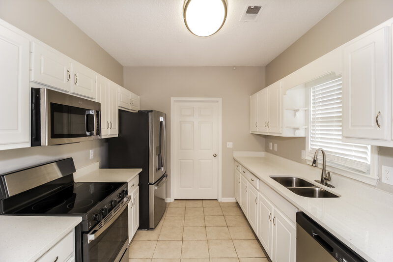 1,685/Mo, 1385 Eagles Nest Cir Carrollton, GA 30116 Kitchen View 2