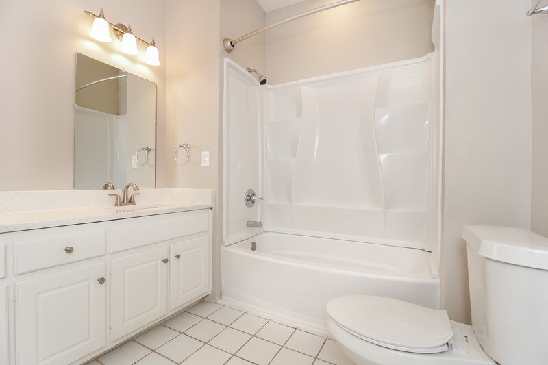1,685/Mo, 1385 Eagles Nest Cir Carrollton, GA 30116 Main Bathroom View