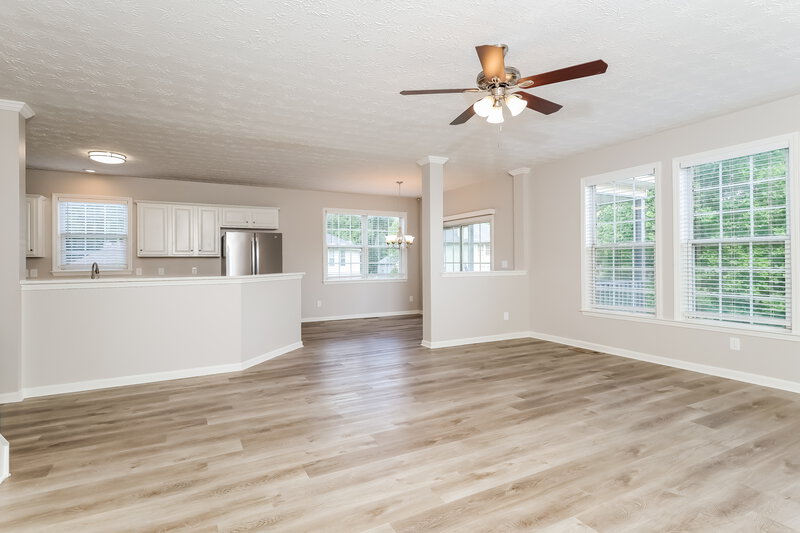 2,740/Mo, 4490 Split Creek Dr Douglasville, GA 30135 Living Room View
