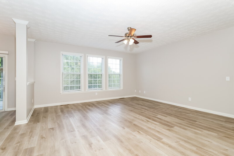 2,740/Mo, 4490 Split Creek Dr Douglasville, GA 30135 Living Room View 2