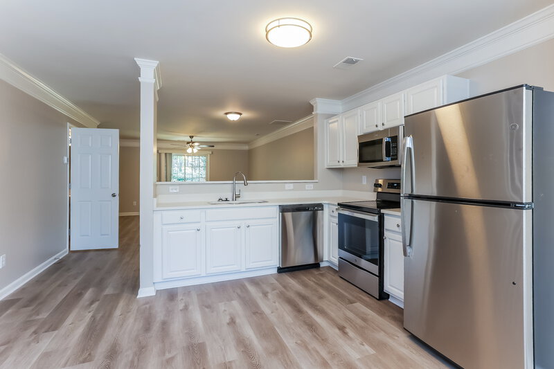 1,780/Mo, 1784 Devon Dr SW Atlanta, GA 30311 Kitchen View 2