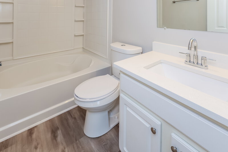 1,780/Mo, 1784 Devon Dr SW Atlanta, GA 30311 Bathroom View