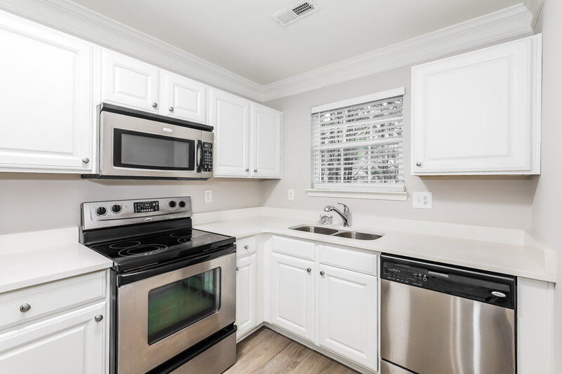 1,725/Mo, 871 Crestwell Cir SW Atlanta, GA 30331 Kitchen View