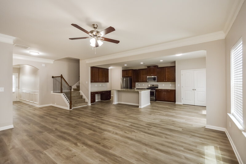 2,275/Mo, 190 Emerson Trl Covington, GA 30016 Living Room View 2