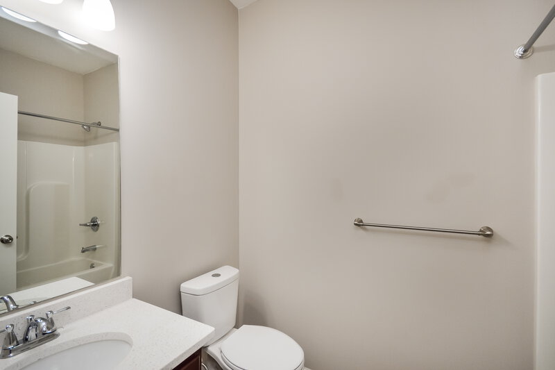 2,275/Mo, 190 Emerson Trl Covington, GA 30016 Powder Room View