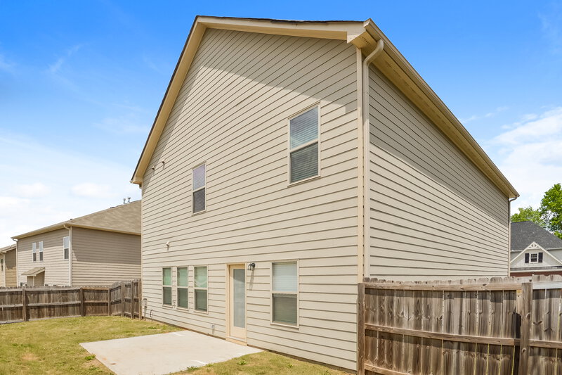 2,275/Mo, 190 Emerson Trl Covington, GA 30016 Rear View