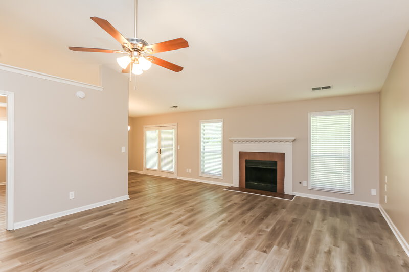 2,240/Mo, 1282 Bailing Dr Lawrenceville, GA 30043 Living Room View 4