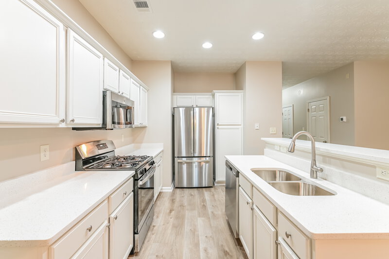 1,775/Mo, 770 Brookside Parc Ln Avondale Estates, GA 30002 Kitchen View