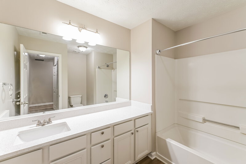 1,775/Mo, 770 Brookside Parc Ln Avondale Estates, GA 30002 Main Bathroom View