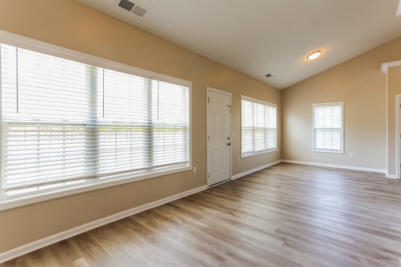 3,230/Mo, 203 Olde Lexington Pass Villa Rica, GA 30180 Sitting Room View