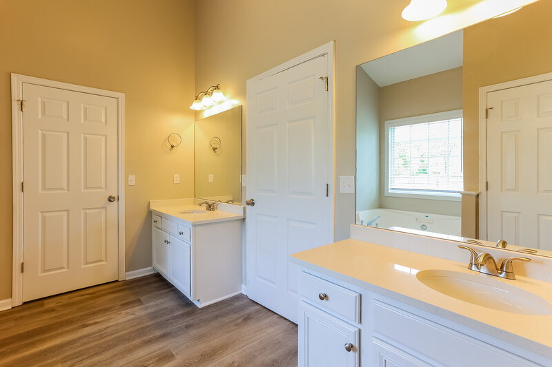 3,230/Mo, 203 Olde Lexington Pass Villa Rica, GA 30180 Main Bathroom View