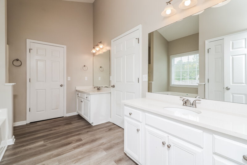 0/Mo, 203 Olde Lexington Pass Villa Rica, GA 30180 Main Bathroom View 2