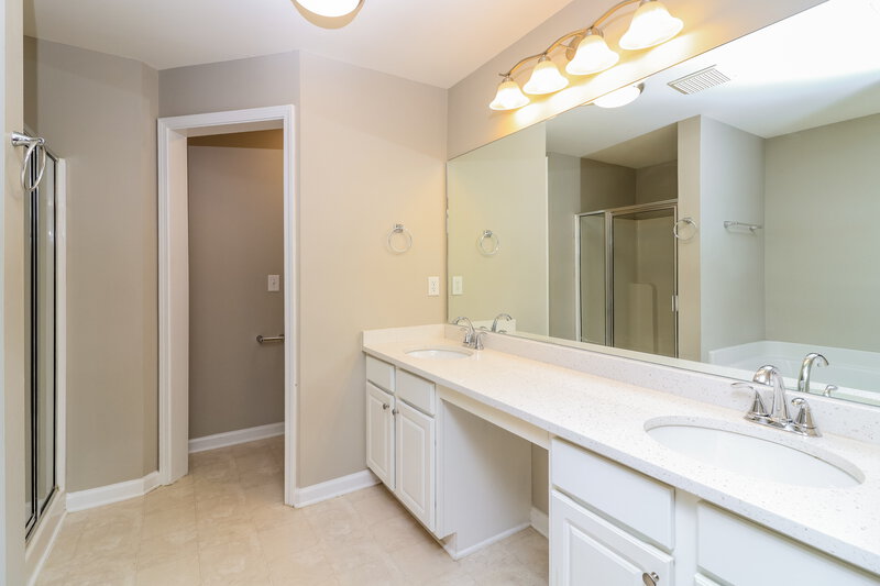 2,130/Mo, 361 Grayson Way Alpharetta, GA 30004 Main Bathroom View