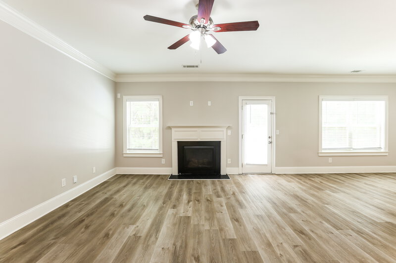 2,790/Mo, 402 Silver Oak Dr Dallas, GA 30132 Living Room View