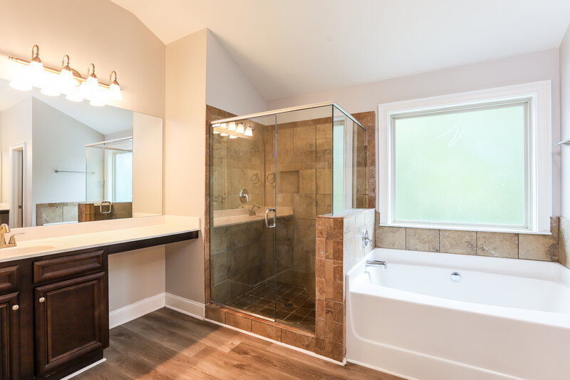 2,790/Mo, 402 Silver Oak Dr Dallas, GA 30132 Main Bathroom View