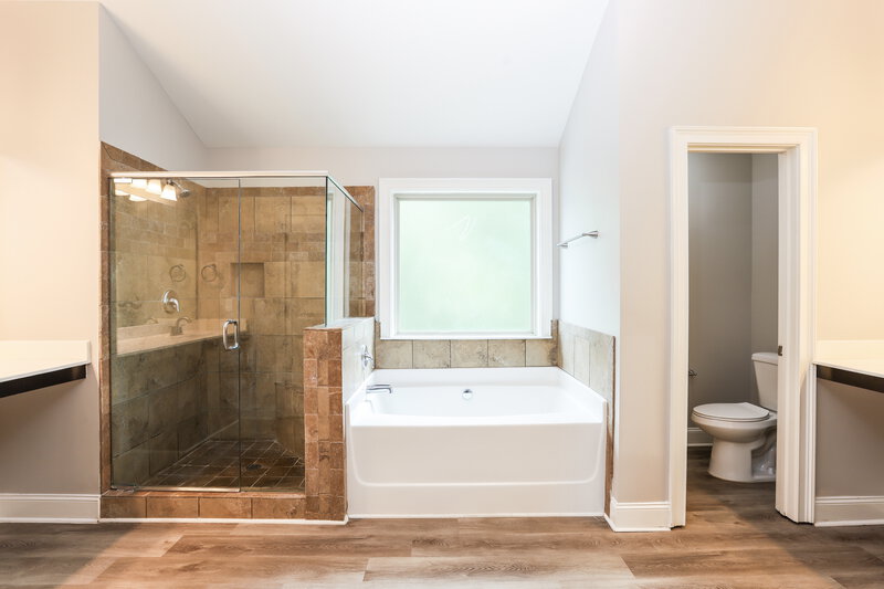 2,790/Mo, 402 Silver Oak Dr Dallas, GA 30132 Main Bathroom View 2