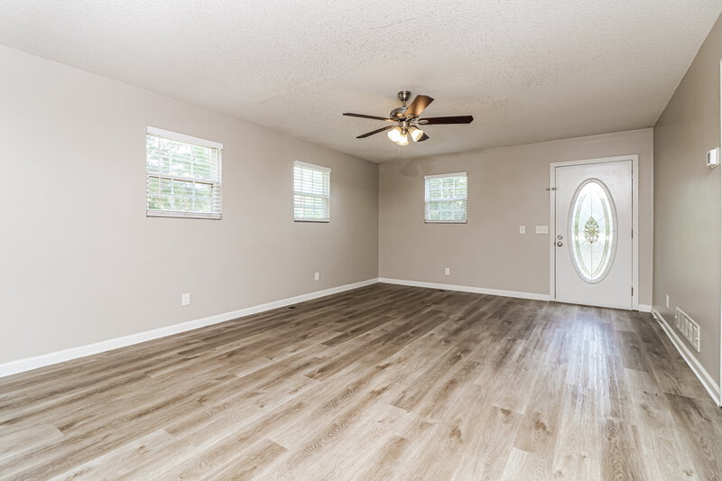 1,710/Mo, 1146 Little Vine Church Rd Villa Rica, GA 30180 Living Room View 4