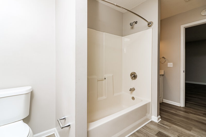 1,710/Mo, 1146 Little Vine Church Rd Villa Rica, GA 30180 Main Bathroom View