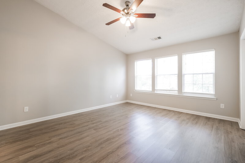 1,950/Mo, 1374 Ivey Pointe Dr Lawrenceville, GA 30045 Main Bedroom View