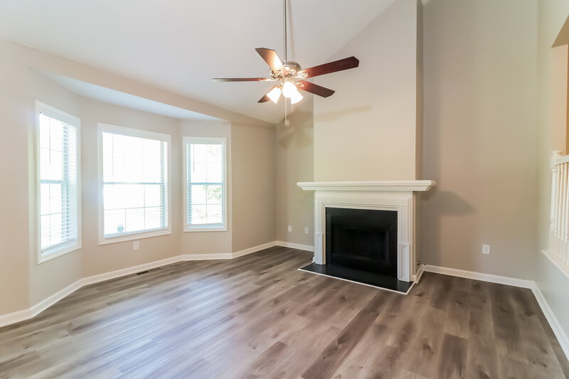 2,550/Mo, 15 Pine Oak Cir Temple, GA 30179 Living Room View 2