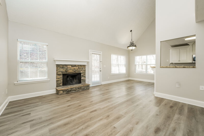 2,225/Mo, 633 Saddle Ridge Dr Bethlehem, GA 30620 Living Room View