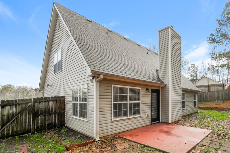 2,225/Mo, 633 Saddle Ridge Dr Bethlehem, GA 30620 Rear View