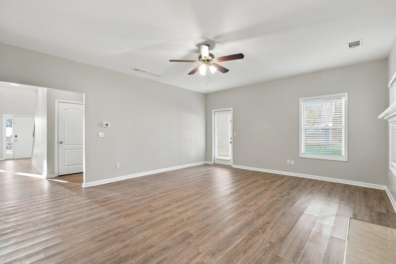 2,610/Mo, 121 Holbrook Dr Dallas, GA 30132 Living Room View