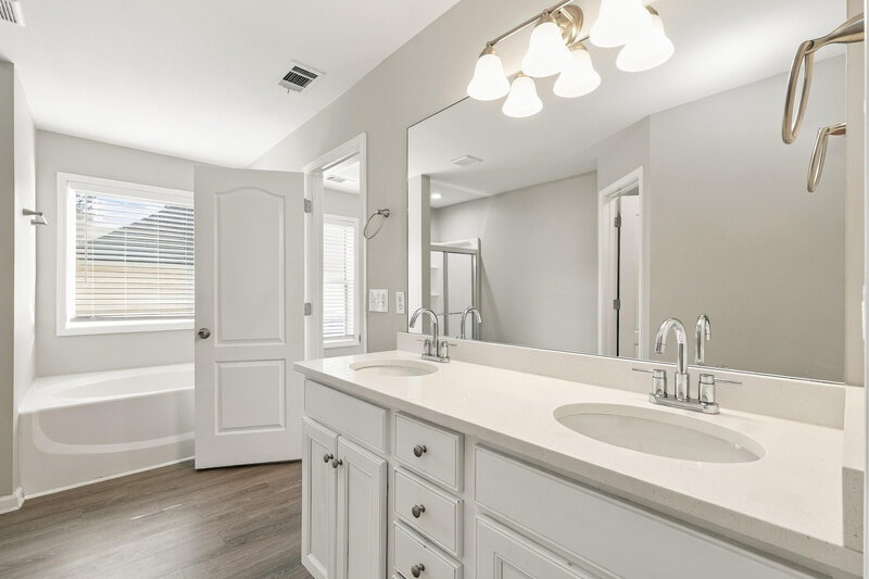 2,610/Mo, 121 Holbrook Dr Dallas, GA 30132 Primary Bathroom View 2