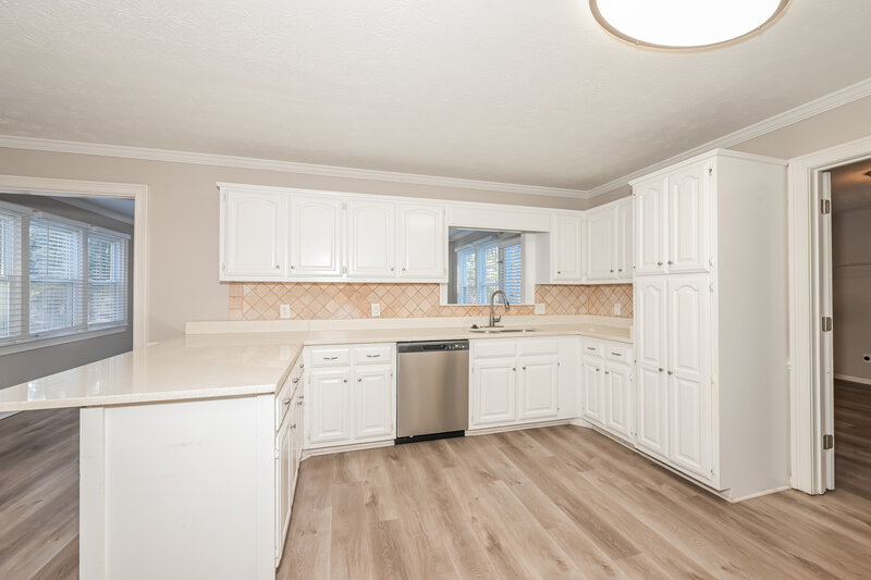 1,940/Mo, 2481 Old Salem Cir SE Conyers, GA 30013 Kitchen View