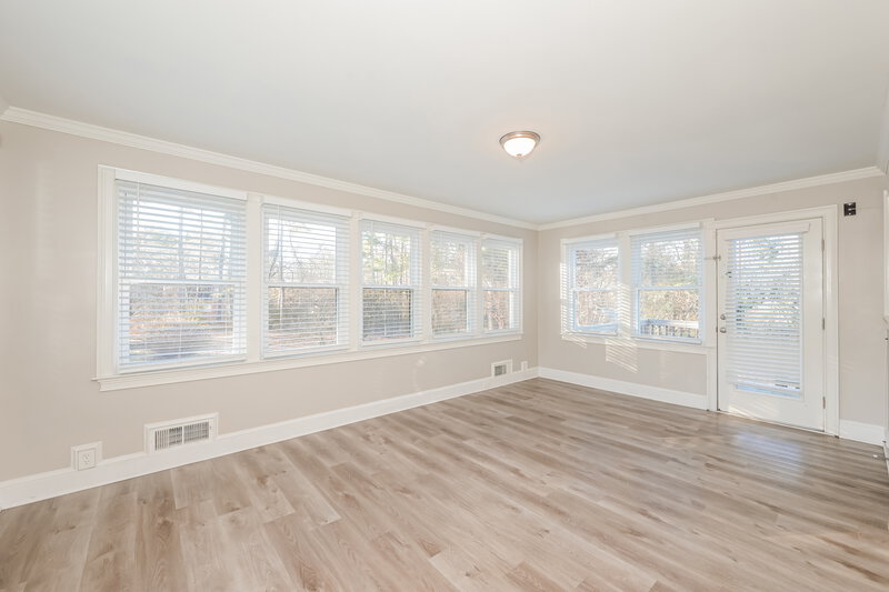 1,940/Mo, 2481 Old Salem Cir SE Conyers, GA 30013 Sun Room View