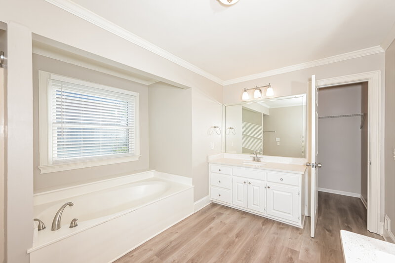 1,940/Mo, 2481 Old Salem Cir SE Conyers, GA 30013 Main Bathroom View