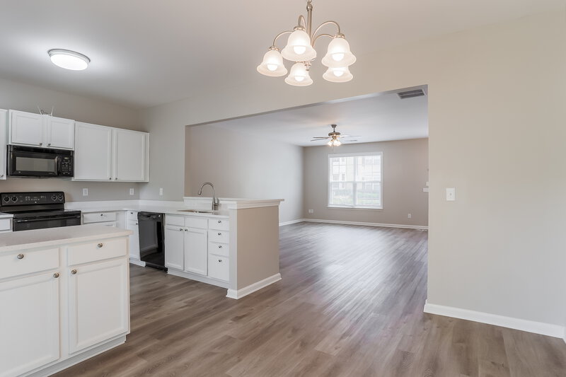 1,790/Mo, 2830 Deerwood Ln SW Atlanta, GA 30331 Dining Room View 2