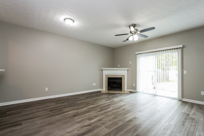 1,980/Mo, 281 Pearl Chambers Dr Dawsonville, GA 30534 Living Room View 2