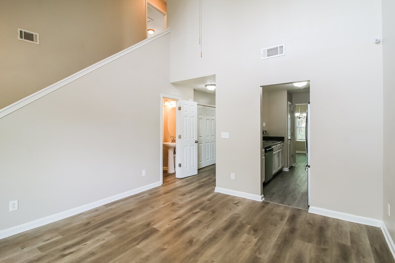 1,870/Mo, 4509 Ravenwood Pl Union City, GA 30291 Living Room View 2