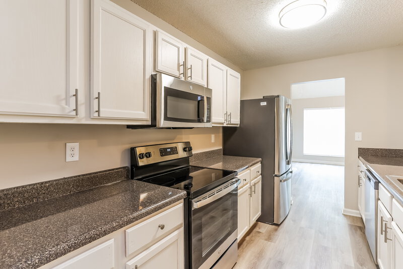 2,660/Mo, 4509 Ravenwood Pl Union City, GA 30291 Kitchen View 2