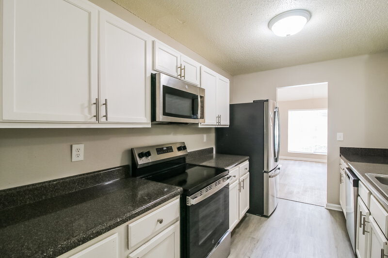 1,870/Mo, 4509 Ravenwood Pl Union City, GA 30291 Kitchen View 2