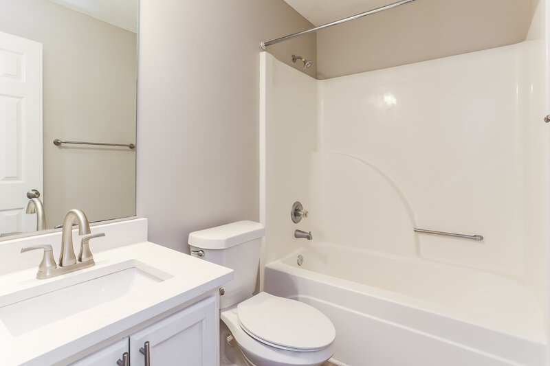 2,660/Mo, 4509 Ravenwood Pl Union City, GA 30291 Bathroom View