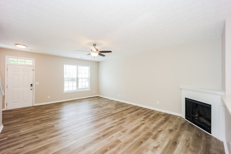 1,870/Mo, 4115 Stone Trace Dr East Point, GA 30344 Living Room View 3