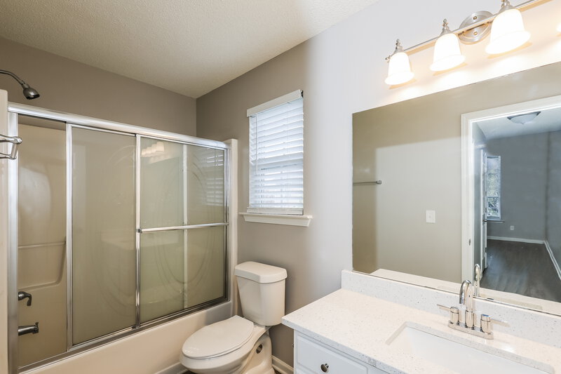 1,925/Mo, 348 Coral Cir McDonough, GA 30253 Bathroom View 2