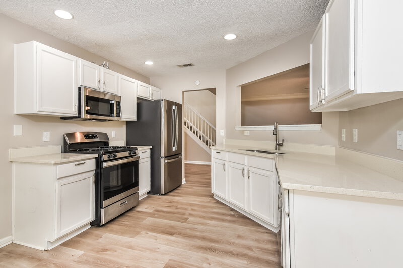 2,160/Mo, 3033 Sable Run Rd Atlanta, GA 30349 Kitchen View