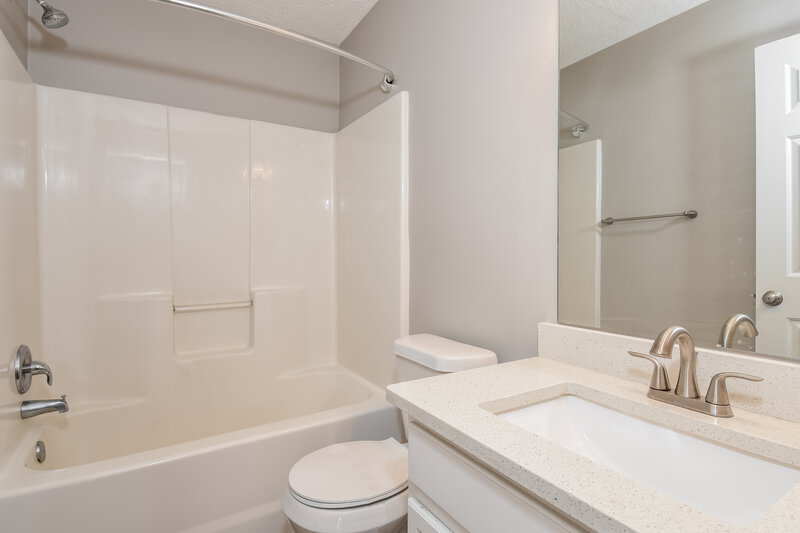 2,160/Mo, 3033 Sable Run Rd Atlanta, GA 30349 Bathroom View