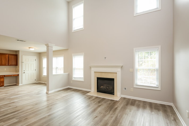 2,875/Mo, 6176 Mulberry Park Dr Braselton, GA 30517 Living Room View 3