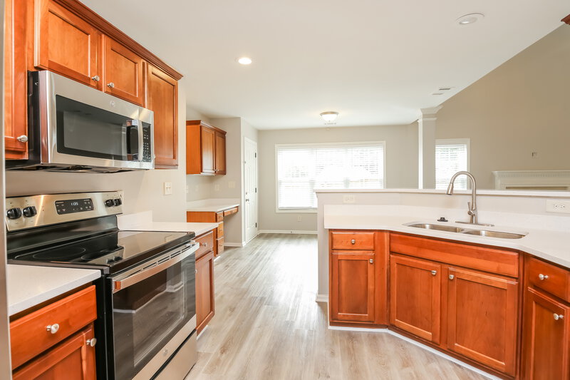 2,875/Mo, 6176 Mulberry Park Dr Braselton, GA 30517 Kitchen View